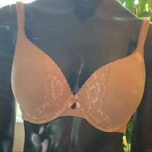 “VICTORIA’S SECRET” Lace Bra                34DD   NWT